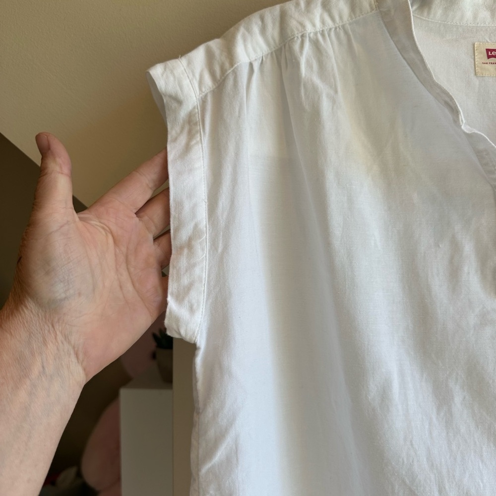 Levi’s Blouse - Picture 6 of 8